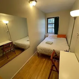 Central And Affordable Williamsburg Private Bedroom Close To Subway Homestay